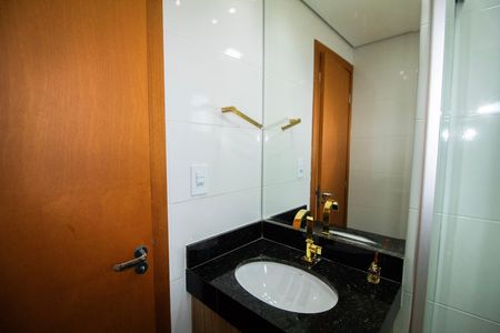 Apartamento à venda com 180m², 3 quartos e 2 vagas Apartamento à venda com 180m², 3 quartos e 2 vagasBanheiro Social