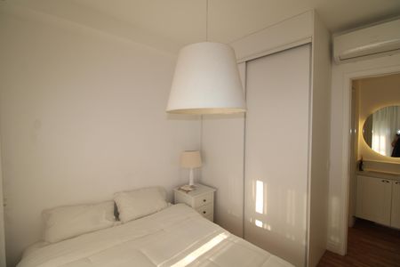 Quarto 1 de apartamento para alugar com 1 quarto, 42m² em Jardim São Paulo, São Paulo