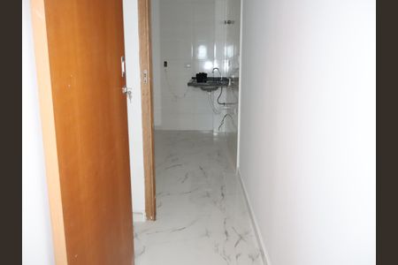 Corredor de apartamento à venda com 2 quartos, 35m² em Jardim Santa Teresinha, São Paulo