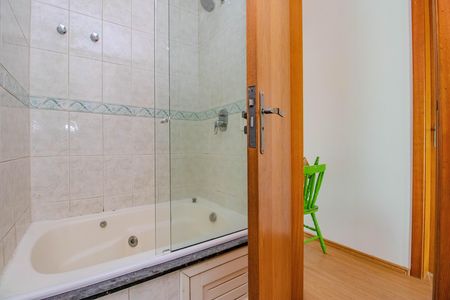 Apartamento para alugar com 174m², 3 quartos e 2 vagasBanheiro Social