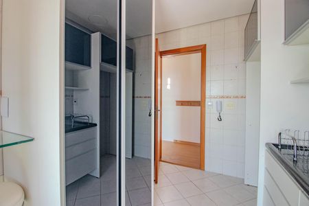 Apartamento para alugar com 174m², 3 quartos e 2 vagasCozinha e Área de Serviço