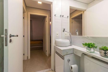 Banheiro de apartamento para alugar com 2 quartos, 50m² em Vila São Gabriel, Belo Horizonte
