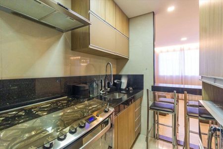 Cozinha de apartamento para alugar com 2 quartos, 50m² em Vila São Gabriel, Belo Horizonte