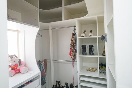 Casa à venda com 210m², 3 quartos e 2 vagas Casa à venda com 210m², 3 quartos e 2 vagasCloset