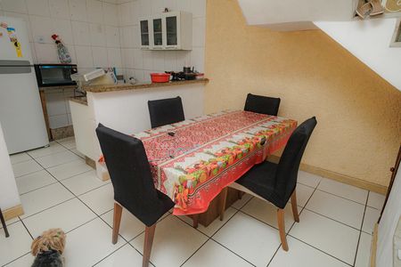 Casa à venda com 210m², 3 quartos e 2 vagas Casa à venda com 210m², 3 quartos e 2 vagasCopa