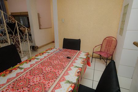 Casa à venda com 210m², 3 quartos e 2 vagas Casa à venda com 210m², 3 quartos e 2 vagasCopa