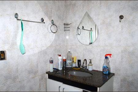 Casa para alugar com 148m², 2 quartos e 2 vagasBanheiro Corredor