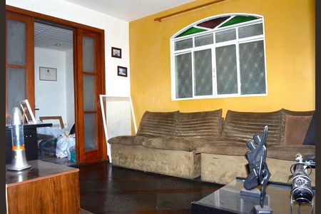Sala de casa para alugar com 2 quartos, 148m² em São Gabriel, Belo Horizonte