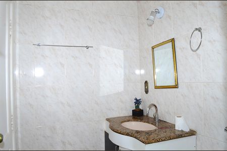 Casa para alugar com 148m², 2 quartos e 2 vagasBanheiro da Suíte