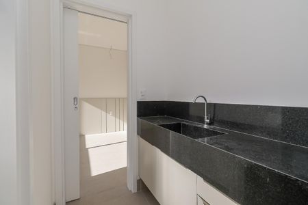 Casa de condomínio à venda com 208m², 3 quartos e 2 vagasBanheiro das Semi-Suites