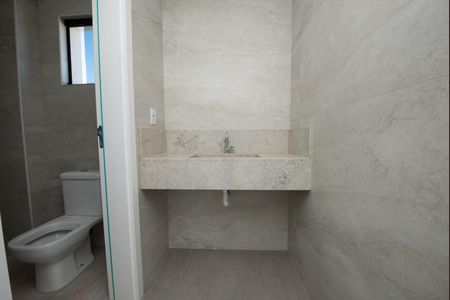 Apartamento à venda com 190m², 3 quartos e 4 vagas Apartamento à venda com 190m², 3 quartos e 4 vagasBanheiro 2