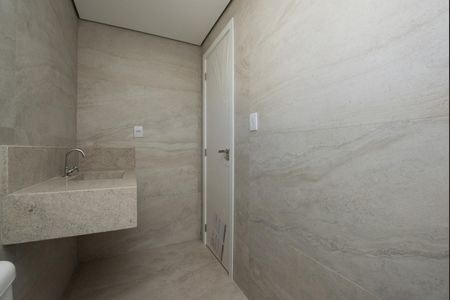Apartamento à venda com 190m², 3 quartos e 4 vagas Apartamento à venda com 190m², 3 quartos e 4 vagasBanheiro da Suíte