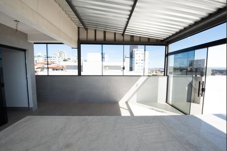 Apartamento à venda com 190m², 3 quartos e 4 vagas Apartamento à venda com 190m², 3 quartos e 4 vagasCobertura