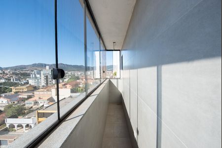 Apartamento à venda com 190m², 3 quartos e 4 vagas Apartamento à venda com 190m², 3 quartos e 4 vagasCobertura