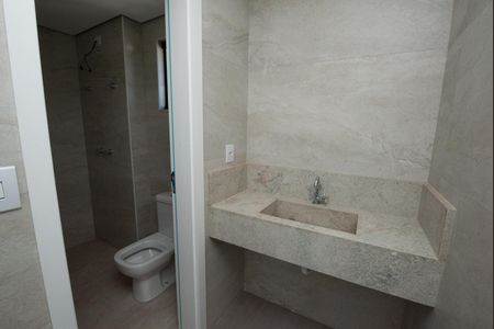 Apartamento à venda com 190m², 3 quartos e 4 vagas Apartamento à venda com 190m², 3 quartos e 4 vagasBanheiro 2