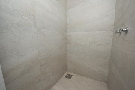 Apartamento à venda com 190m², 3 quartos e 4 vagas Apartamento à venda com 190m², 3 quartos e 4 vagasBanheiro 2