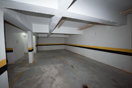 Apartamento à venda com 190m², 3 quartos e 4 vagas Apartamento à venda com 190m², 3 quartos e 4 vagasGaragem