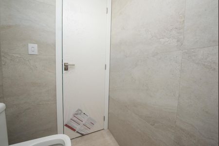 Apartamento à venda com 190m², 3 quartos e 4 vagas Apartamento à venda com 190m², 3 quartos e 4 vagasBanheiro 2