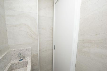Lavabo de apartamento à venda com 3 quartos, 190m² em Barreiro, Belo Horizonte