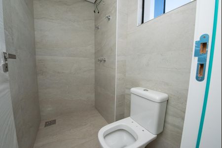 Apartamento à venda com 190m², 3 quartos e 4 vagas Apartamento à venda com 190m², 3 quartos e 4 vagasBanheiro 2