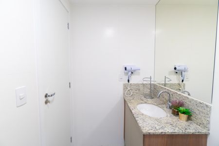 Banheiro da Suíte de apartamento para alugar com 1 quarto, 35m² em Vila Guarani, São Paulo