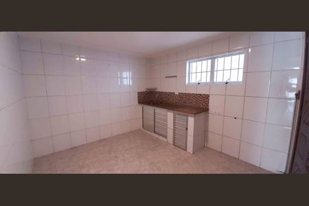 Cozinha de casa para alugar com 3 quartos, 100m² em Rio Pequeno, São Paulo