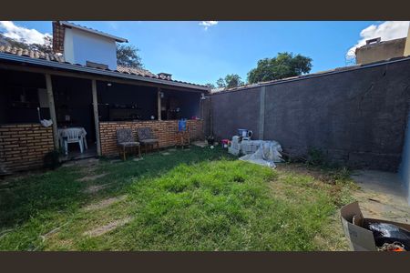 Casa à venda com 121m², 3 quartos e 2 vagas Casa à venda com 121m², 3 quartos e 2 vagasQuintal