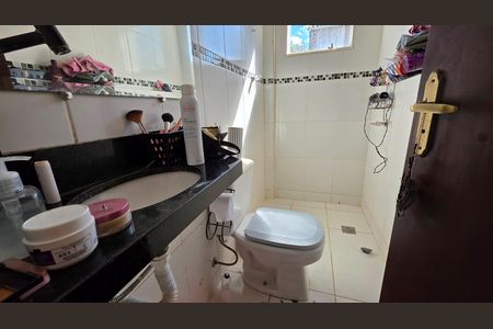 Casa à venda com 121m², 3 quartos e 2 vagas Casa à venda com 121m², 3 quartos e 2 vagasBanheiro da Suíte