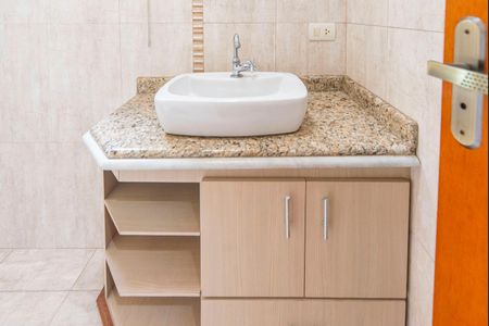 Casa para alugar com 165m², 3 quartos e 3 vagasBanheiro Social