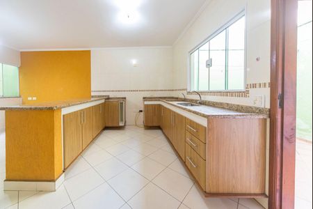 Casa para alugar com 165m², 3 quartos e 3 vagasCozinha 