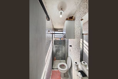 Casa à venda com 130m², 2 quartos e 1 vaga Casa à venda com 130m², 2 quartos e 1 vagaBanheiro
