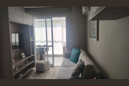 Sala de casa à venda com 3 quartos, 130m² em Campininha, São Paulo