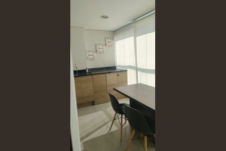 Varanda de casa à venda com 3 quartos, 130m² em Campininha, São Paulo