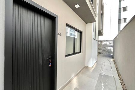 Casa de condomínio à venda com 137m², 3 quartos e 2 vagas Casa de condomínio à venda com 137m², 3 quartos e 2 vagasFachada da Casa