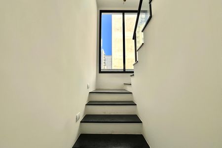Escada de casa de condomínio à venda com 3 quartos, 137m² em Vila Monte Alegre, São Paulo