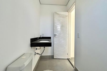 Casa de condomínio à venda com 137m², 3 quartos e 2 vagas Casa de condomínio à venda com 137m², 3 quartos e 2 vagasBanheiro da Suíte 1