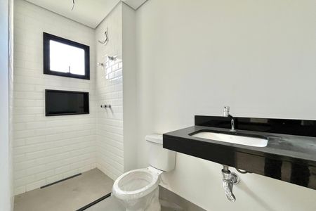 Casa de condomínio à venda com 137m², 3 quartos e 2 vagas Casa de condomínio à venda com 137m², 3 quartos e 2 vagasBanheiro da Suíte 1