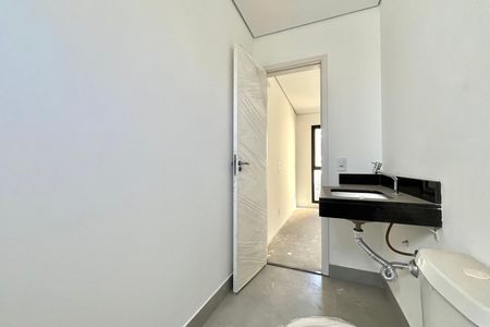 Casa de condomínio à venda com 137m², 3 quartos e 2 vagas Casa de condomínio à venda com 137m², 3 quartos e 2 vagasBanheiro da Suíte 2