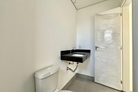 Casa de condomínio à venda com 137m², 3 quartos e 2 vagas Casa de condomínio à venda com 137m², 3 quartos e 2 vagasBanheiro da Suíte 1