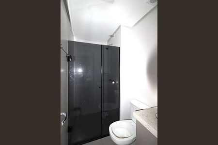 Banheiro de kitnet/studio para alugar com 1 quarto, 24m² em Independência, Porto Alegre