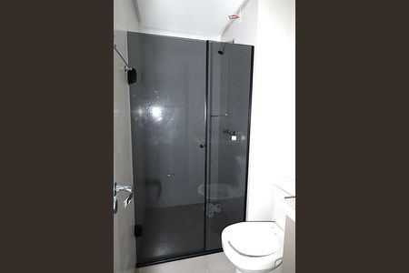 Banheiro de kitnet/studio para alugar com 1 quarto, 24m² em Independência, Porto Alegre
