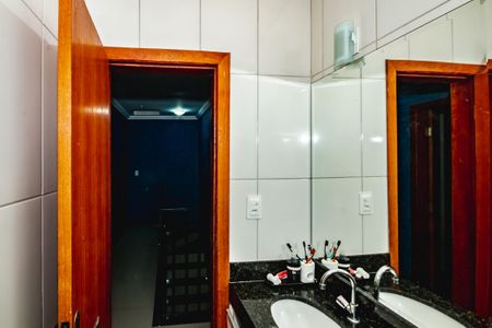 Casa à venda com 113m², 2 quartos e 2 vagasBanheiro Social