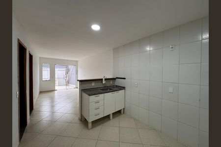 Cozinha de casa de condomínio para alugar com 2 quartos, 88m² em Vargem Grande, Rio de Janeiro