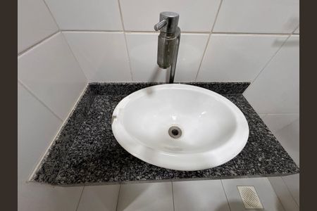 Casa de condomínio para alugar com 88m², 2 quartos e 2 vagas Casa de condomínio para alugar com 88m², 2 quartos e 2 vagasBanheiro Social