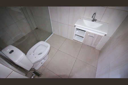 Casa à venda com 50m², 2 quartos e 1 vaga Casa à venda com 50m², 2 quartos e 1 vagaBanheiro