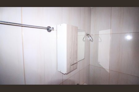 Casa à venda com 50m², 2 quartos e 1 vaga Casa à venda com 50m², 2 quartos e 1 vagaBanheiro