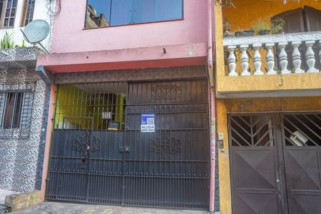 Casa para alugar com 16m², 1 quarto e sem vagaFachada + placa 