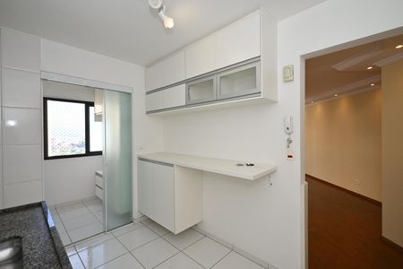Cozinha de apartamento à venda com 2 quartos, 67m² em Jardim Henriqueta, Taboão da Serra