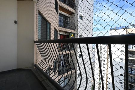 Apartamento à venda com 67m², 2 quartos e 1 vagaVaranda da sala