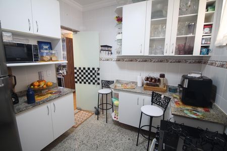 Apartamento à venda com 74m², 3 quartos e 2 vagasCozinha